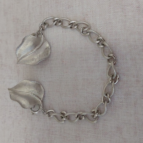 Trifari Accessories - Trifari Crown Vintage Rare Find Collar Chain Guard Sweater Clips Brushed Silver